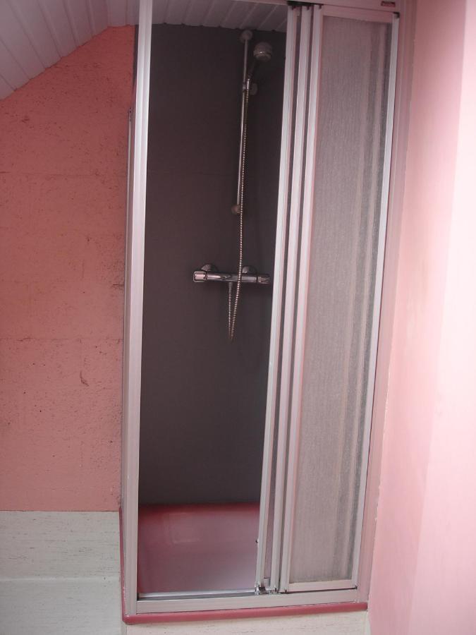 L'Appartement & Dortoir Chez Jean-Luc Baelen Bagian luar foto